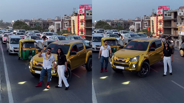 Delhi Gold Man Stops Traffic