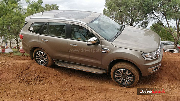 ford endeavour vs toyota fortuner