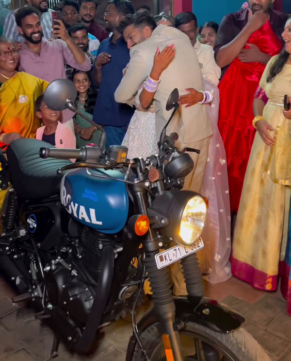 Bride Surprise Groom with Royal Enfield Hunter 350