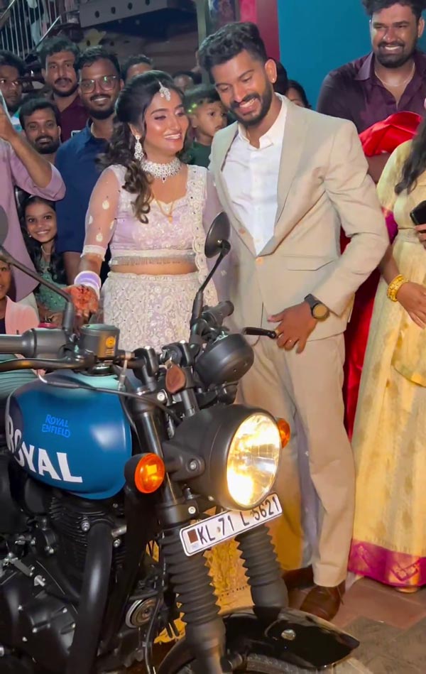 Bride Surprise Groom with Royal Enfield Hunter 350