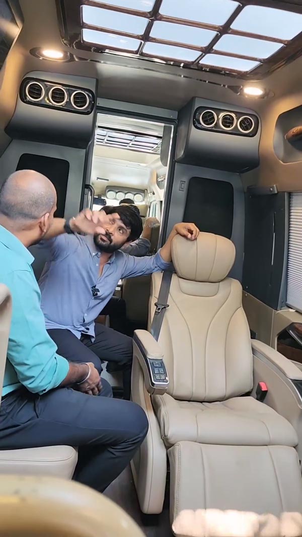 kamal haasan election campaign van