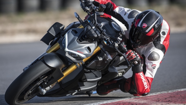 ducati streetfighter v4 bikes launched