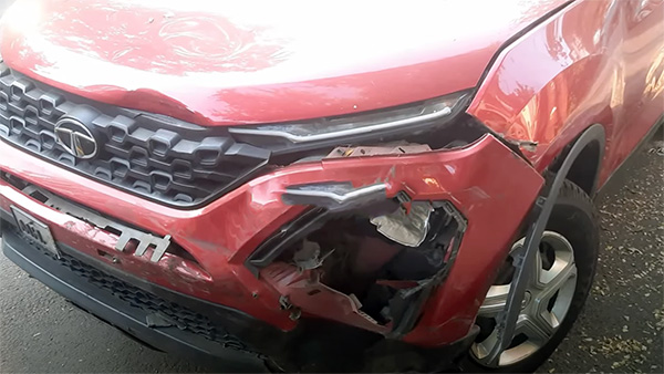 tata harrier crashed into auto