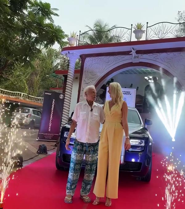 Old man buys rolls royce car