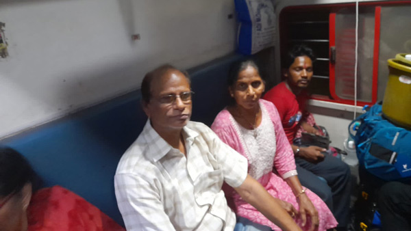 ticketless passengers occupy reservation compartment