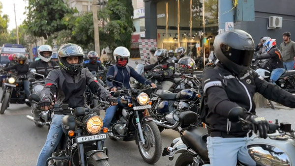 jawa yezdi breakfast ride