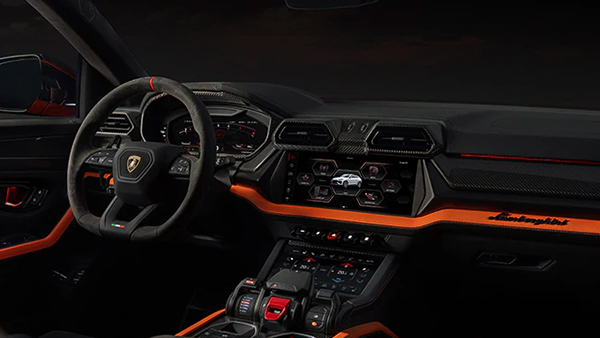 Lamborghini urus se inside