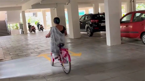 Bicycle for house maid