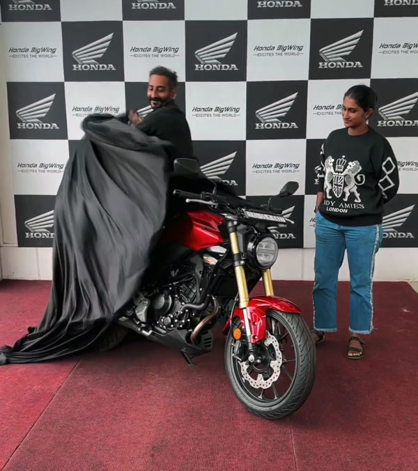 prasant murali buys honda cb300r