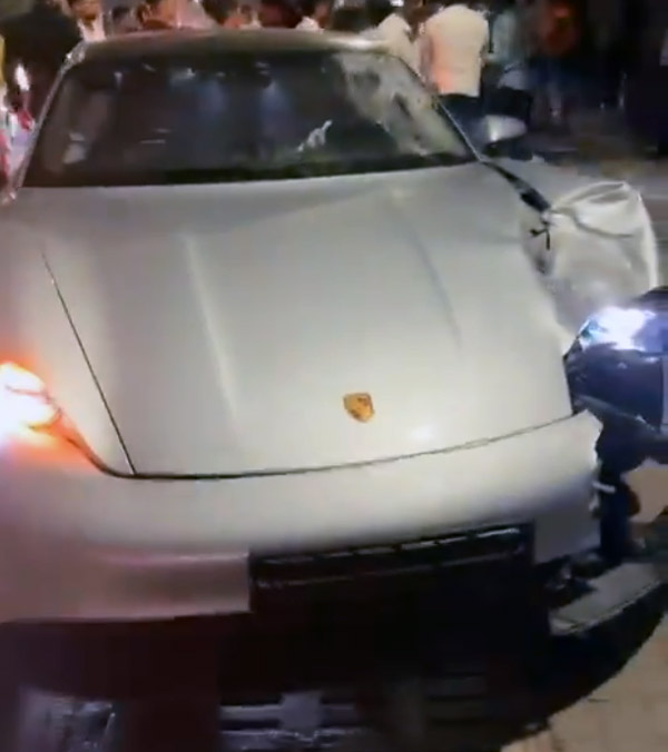 porsche car accident