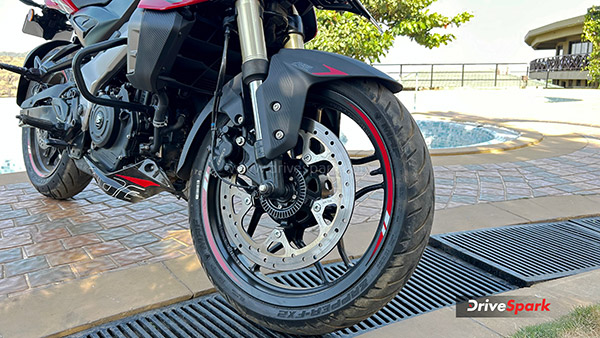 Bajaj pulsar ns400z front wheel