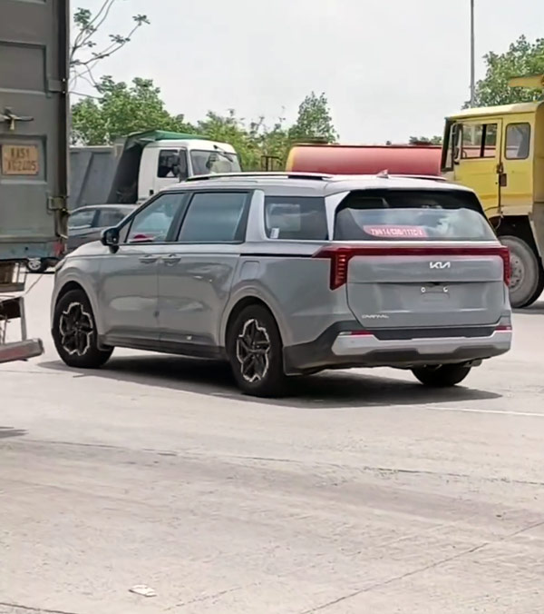new kia carnival spotted