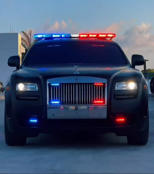 miami police using rolls-royce car