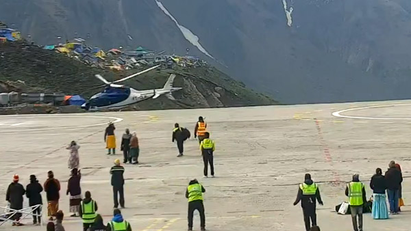 uttarakhand kedarnath helicopter emergency landing