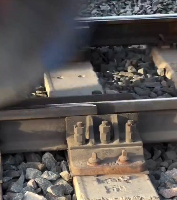 tadak tadak sound in railway track