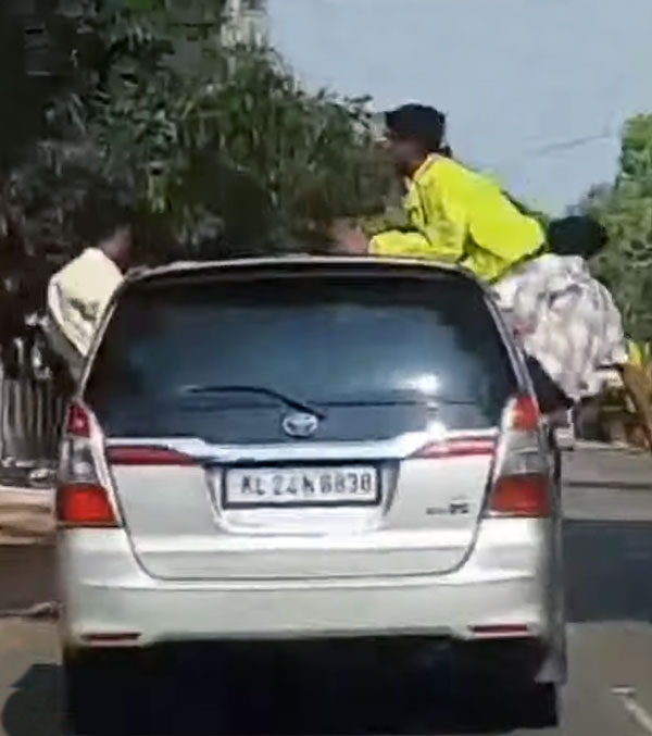 youngsters travelled on car window