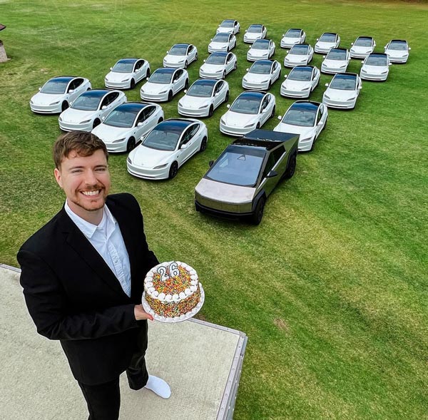 youtuber giving cars to followers