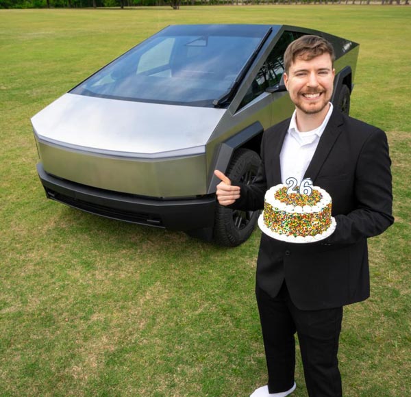 youtuber giving cars to followers