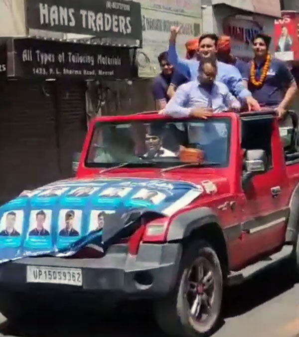 neet toppers celebrates their passed