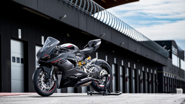 Ducati panigale v2 black
