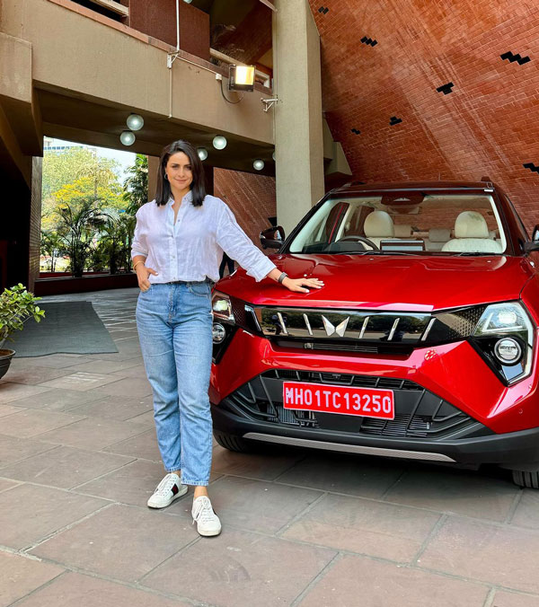actress impressed by mahindra xuv3xo