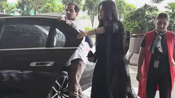 sruthi haasan spotted with bmw sruthi haasan spotted with bmw