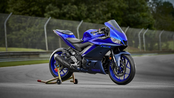 Yamaha halts production of r1 and r3