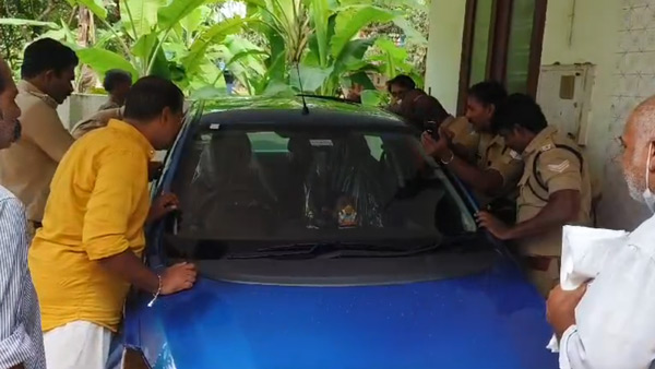kid stuck inside car with key