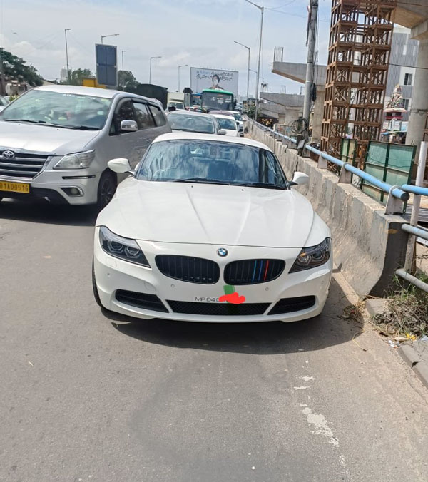 car fined for obstructing traffic