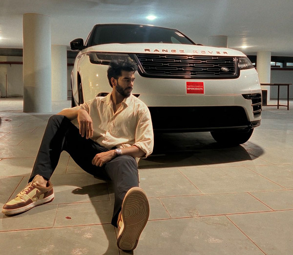 Venkatesh iyer buys range rover velar