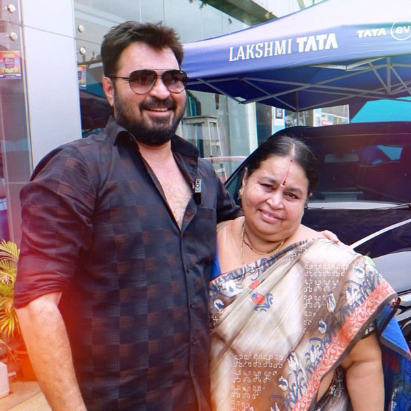 dinesh gopalsamy buys tata harrier