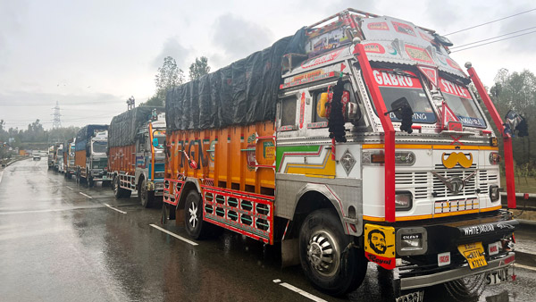 indian lorry vs foreign truck