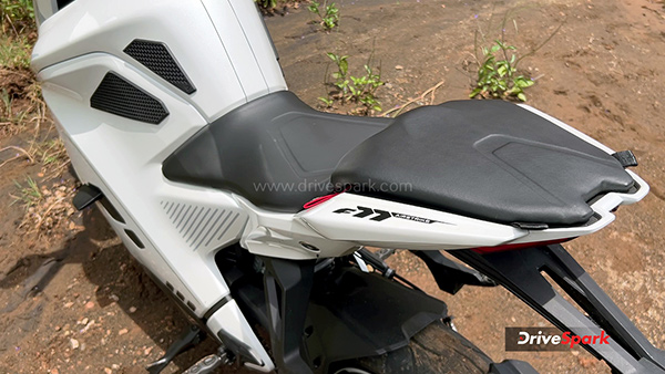 Ultraviolette f77 mach 2 seat