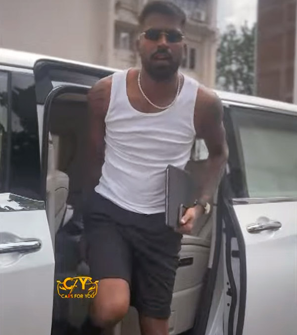 hardik pandya in lexus lm350h