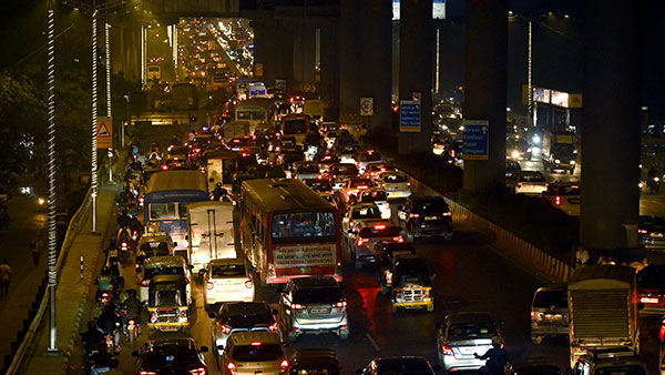 mumbai vehicle registrations crossed 48lakhs