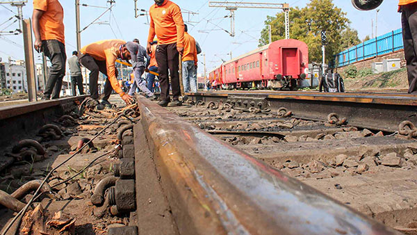 indian railways track indian railways track