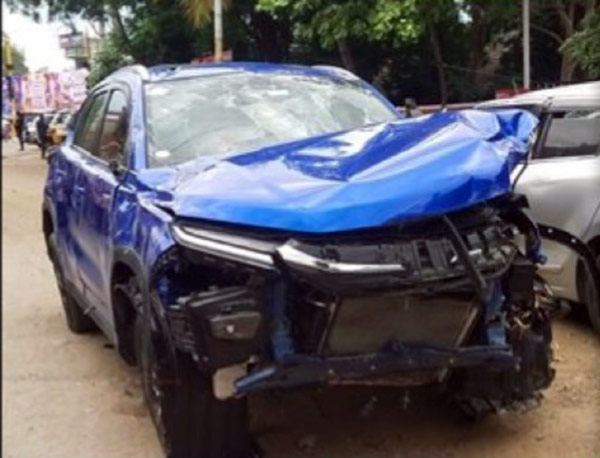 Crashed toyota urban cruiser hyryder pic