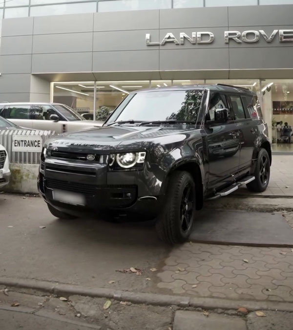 Land Rover Defender 110