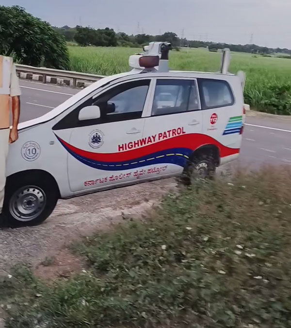 police dummies at karnataka highways