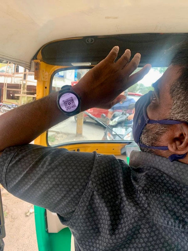 auto driver with smart watch