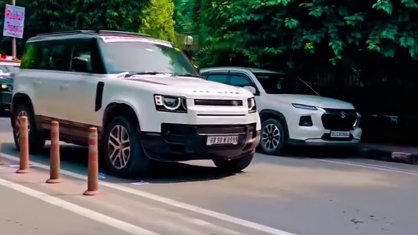 Du student election car convoy land rover