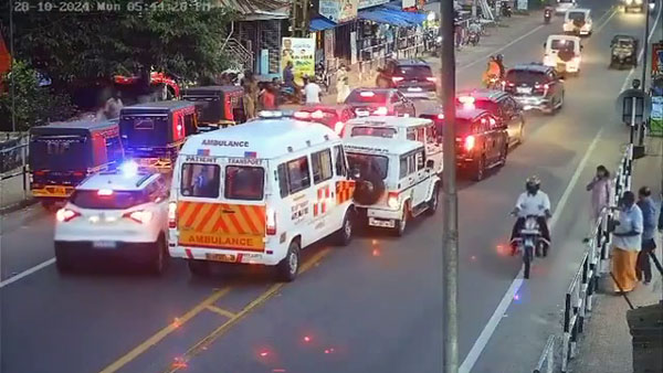 woman interrupts chief minister s convey