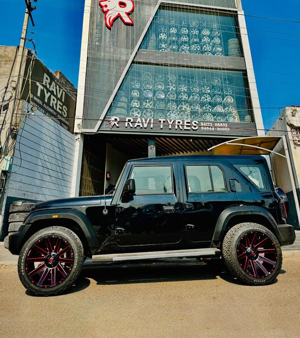 thar roxx with 22-inch wheels