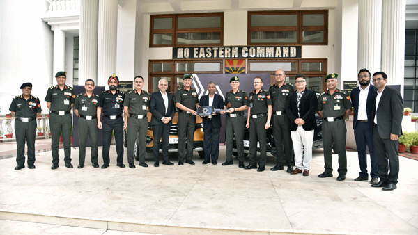 renault gifts cars to army