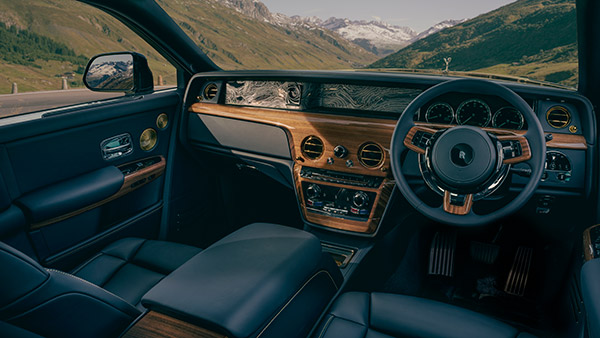 Rolls-royce phantom goldfinger interior