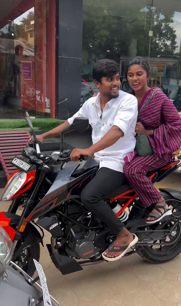 sister surprise brother