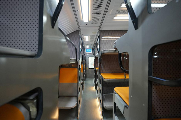 vande bharat sleeper unveiled