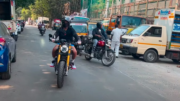 Kartik aaryan stops stopping superbikes