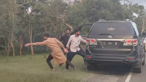 Tourists fined rs 15000 for chasing deer Tourists fined rs 15000 for chasing deer