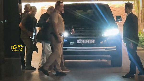 Salim Khan Spotted In Bullet Proof Range Rover Autobiography Salim Khan Spotted In Bullet Proof Range Rover Autobiography